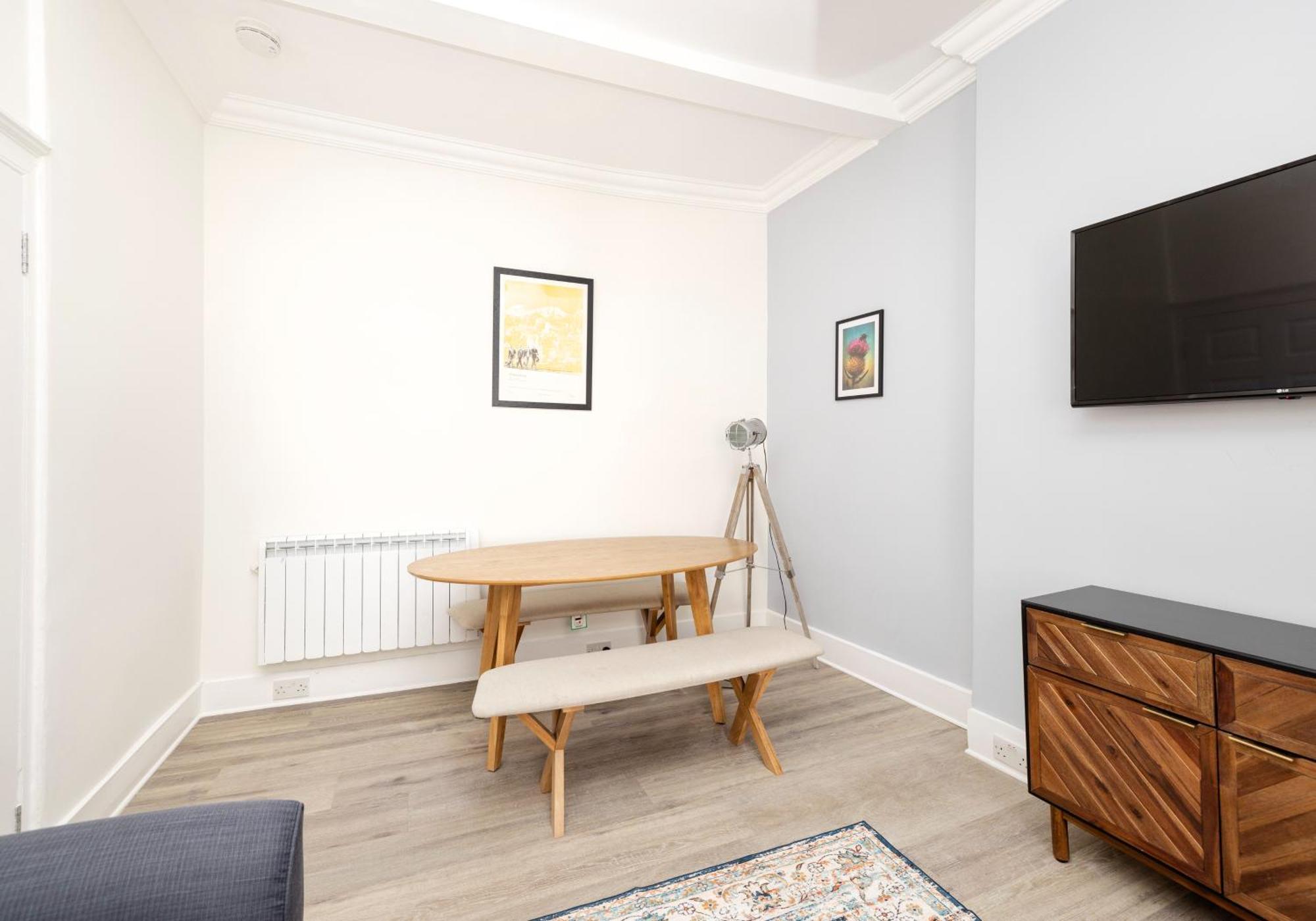 Charming 2bedroom On Thistle Street Apartment